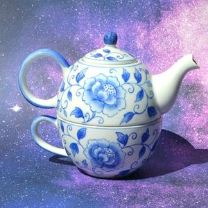 Blue Floral Teapot and Mug Set
